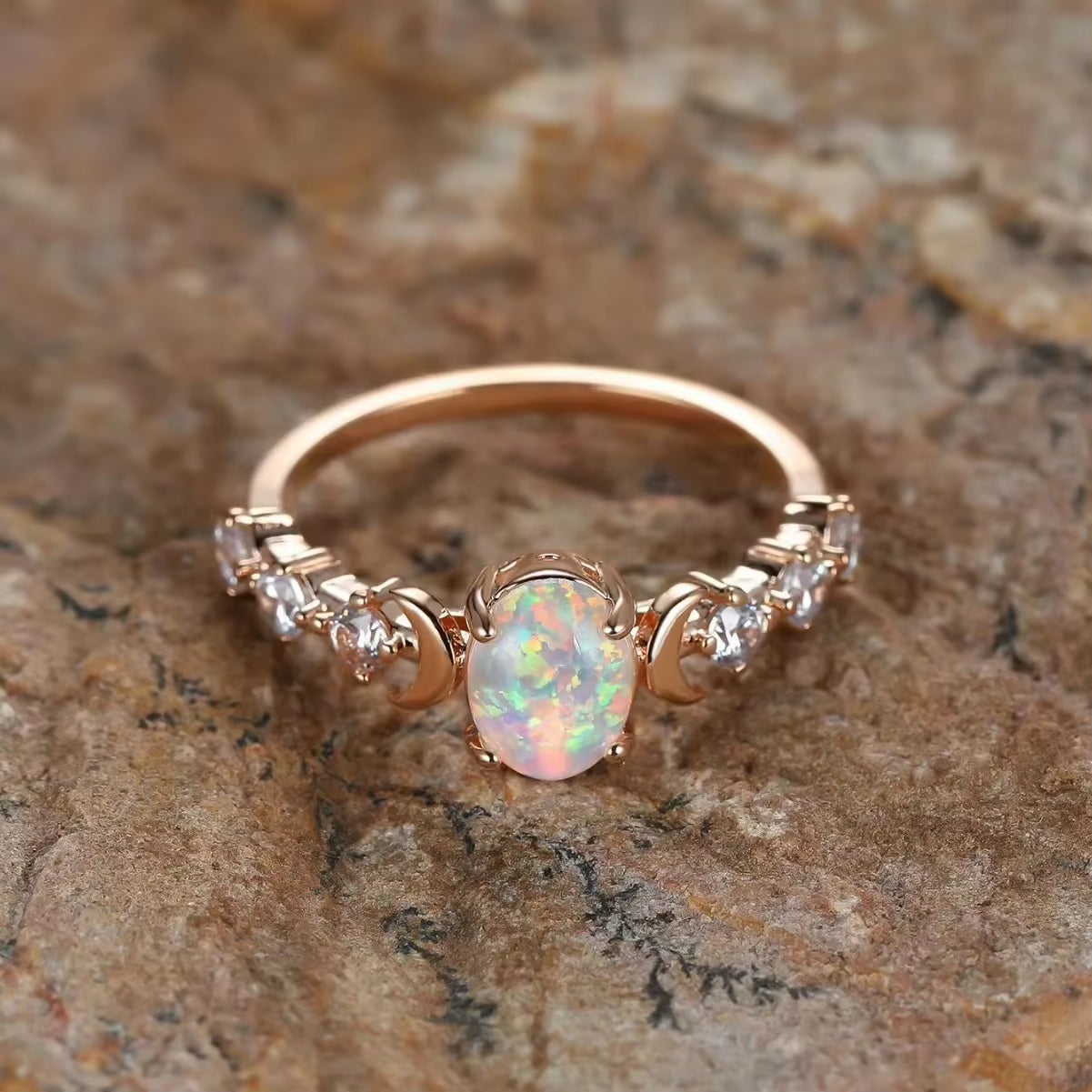 Witchcraft Triple Moon Goddess Fire Opal Ring Rainbow Oval Stone Arrow Rings for Women Engagement Wedding Bands Jewelry