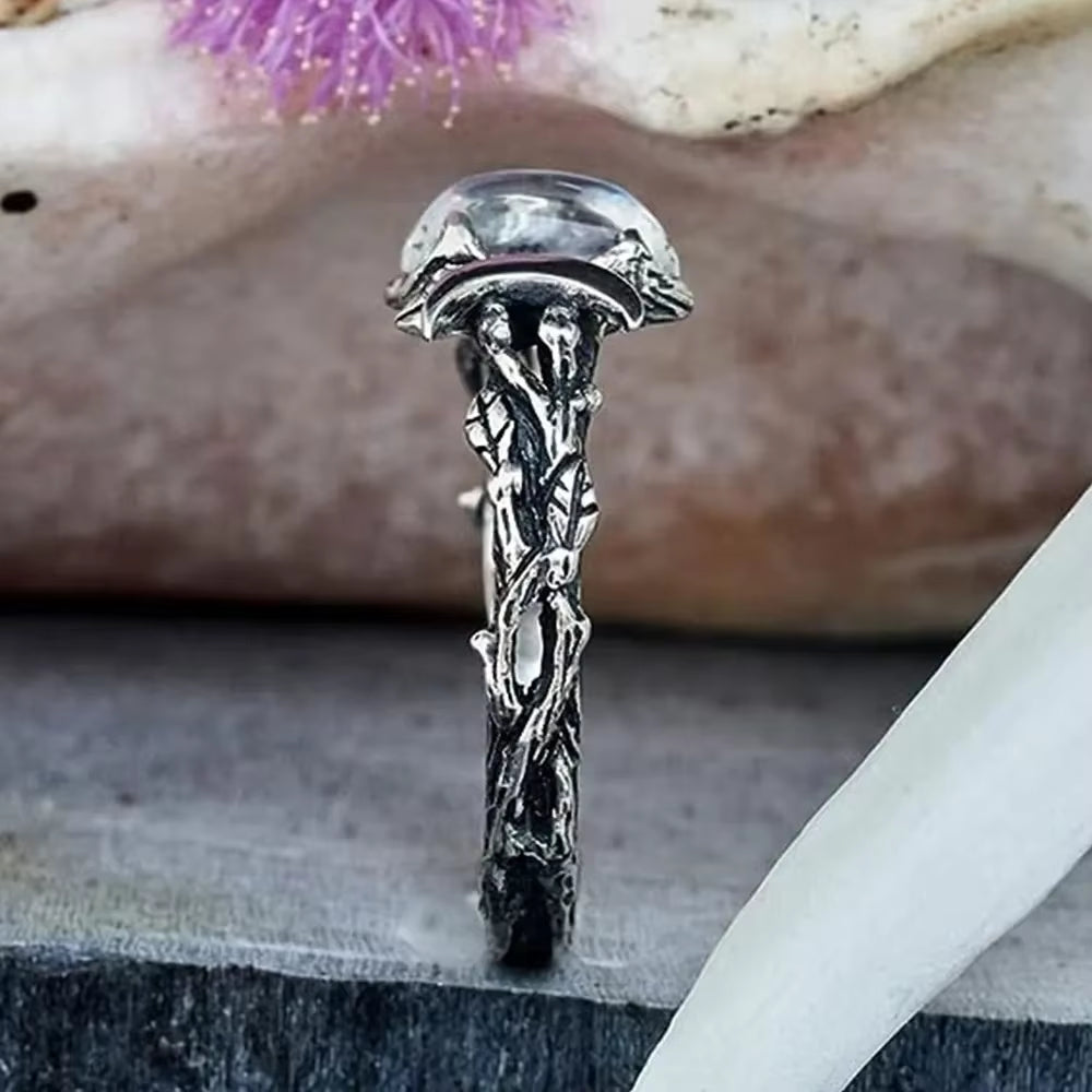 Vintage Natural Moonstone Ring Witchcraft Triple Moon Goddess Rings for Women Engagement Party Wedding Jewelry Anillos
