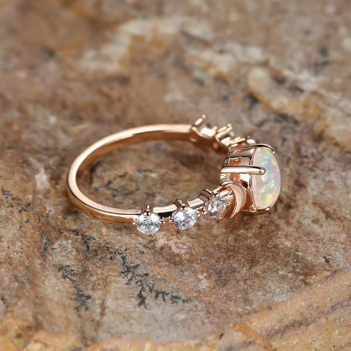 Witchcraft Triple Moon Goddess Fire Opal Ring Rainbow Oval Stone Arrow Rings for Women Engagement Wedding Bands Jewelry