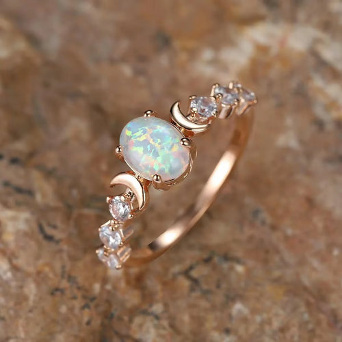 Witchcraft Triple Moon Goddess Fire Opal Ring Rainbow Oval Stone Arrow Rings for Women Engagement Wedding Bands Jewelry